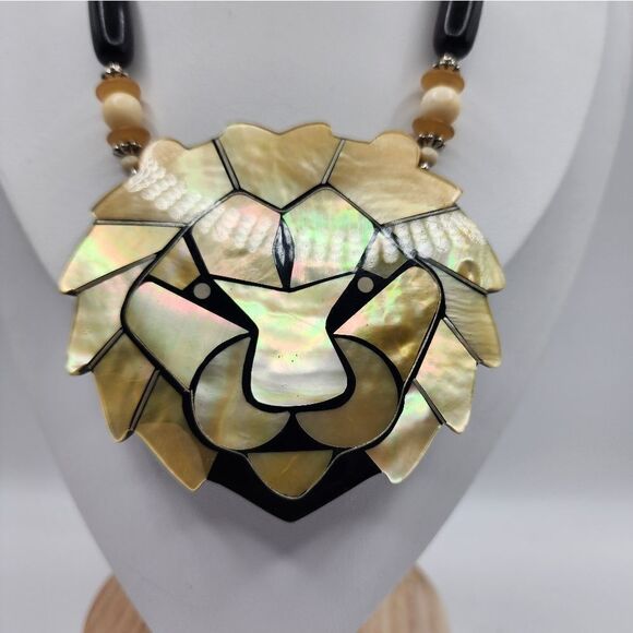 Vintage Lee Sands Lion Head Inlay Pendant Bead Necklacea - Picture 4 of 4